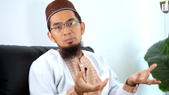 ustaz adi hidayat