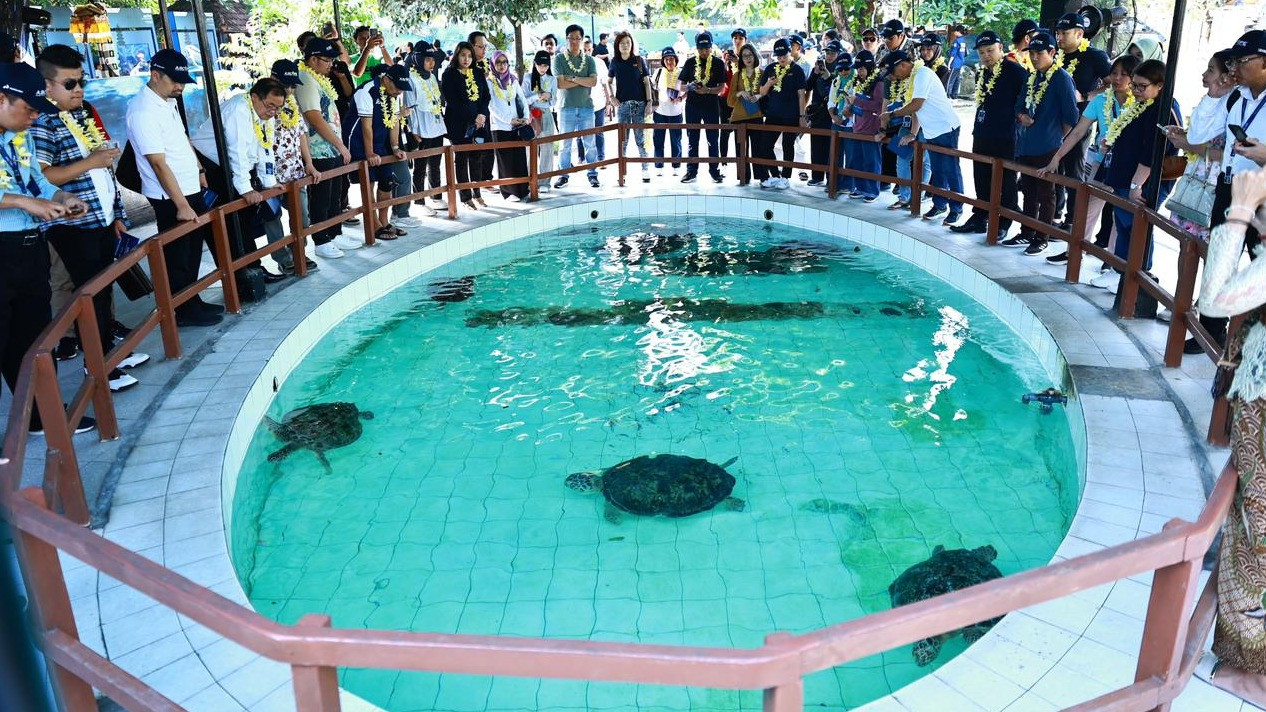 VP CSR & SMEPP PT Pertamina (Persero), Fajriyah Usman memberikan sambutan dalam acara site visit bersama perwakilan dari seluruh perusahaan migas negara ASEAN