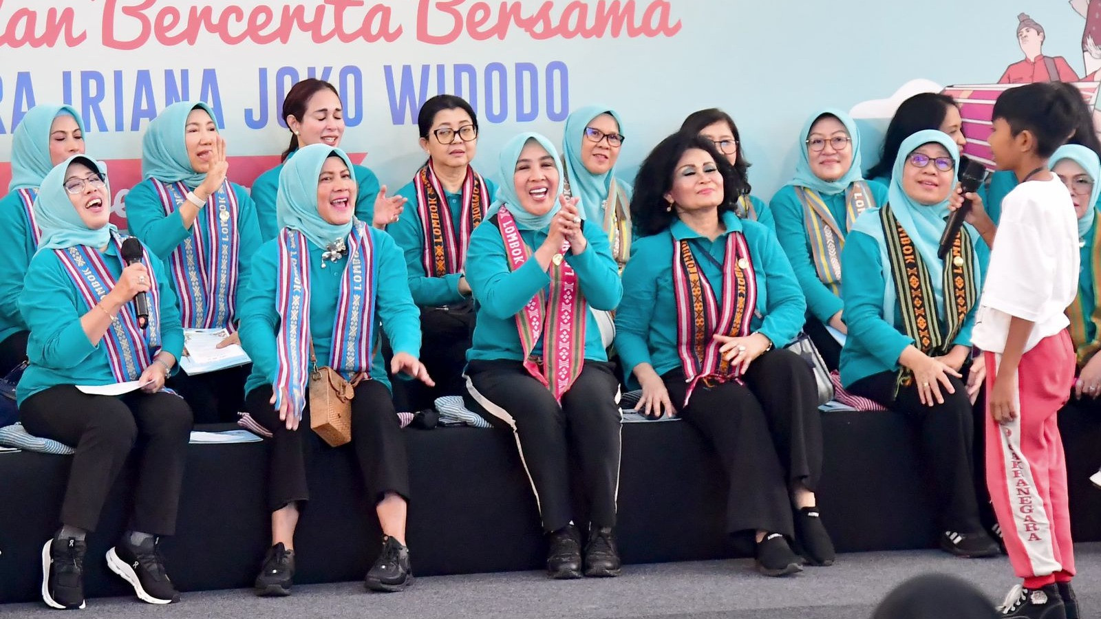 Kemendikbudristek bersinergi dengan Bidang 1 Organisasi Aksi Solidaritas Era Kabinet Indonesia Maju mengadakan kegiatan “Membaca dan Bercerita bersama Ibu Negara Iriana Joko Widodo.