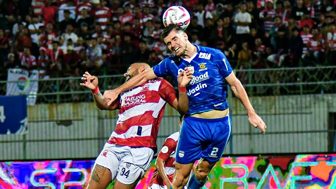 5 Fakta Persib Juara Liga 1 2023/2024, Dari Tak Pernah di Puncak Klasemen Hingga Sapu Bersih Championship Series
            - galeri foto