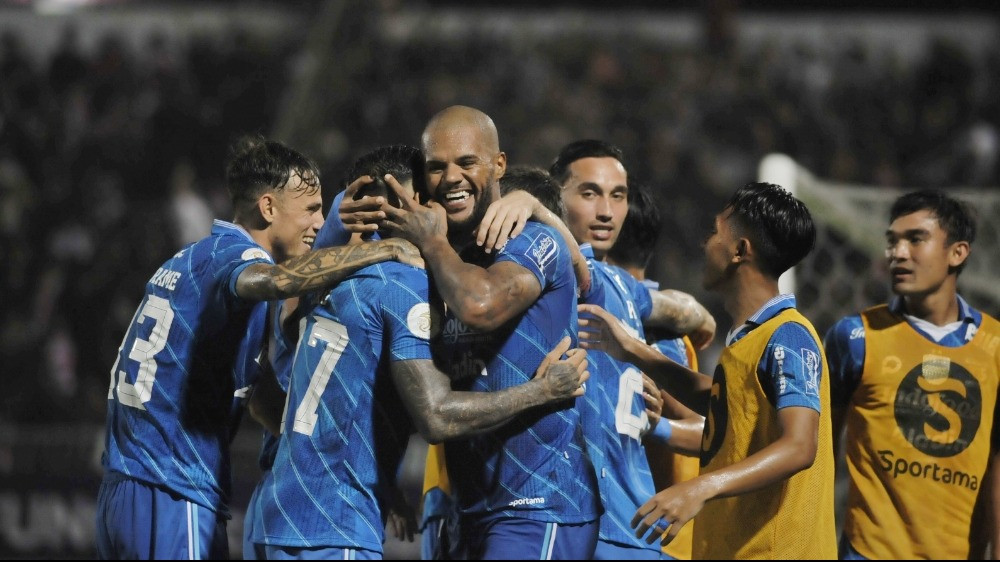 5 Fakta Persib Juara Liga 1 2023/2024, Dari Tak Pernah di Puncak Klasemen Hingga Sapu Bersih Championship Series
            - galeri foto