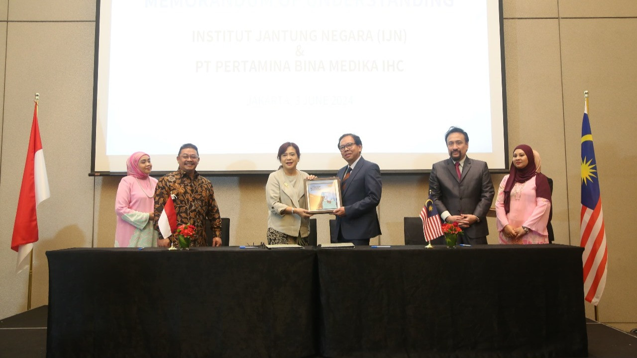 PT Pertamina Bina Medika Indonesia Healthcare Corporation (IHC), Holding Rumah Sakit (RS) BUMN, menandatangani Nota Kesepahaman / Memorandum of Understanding (MoU) dengan Institut Jantung Nasional (IJN).