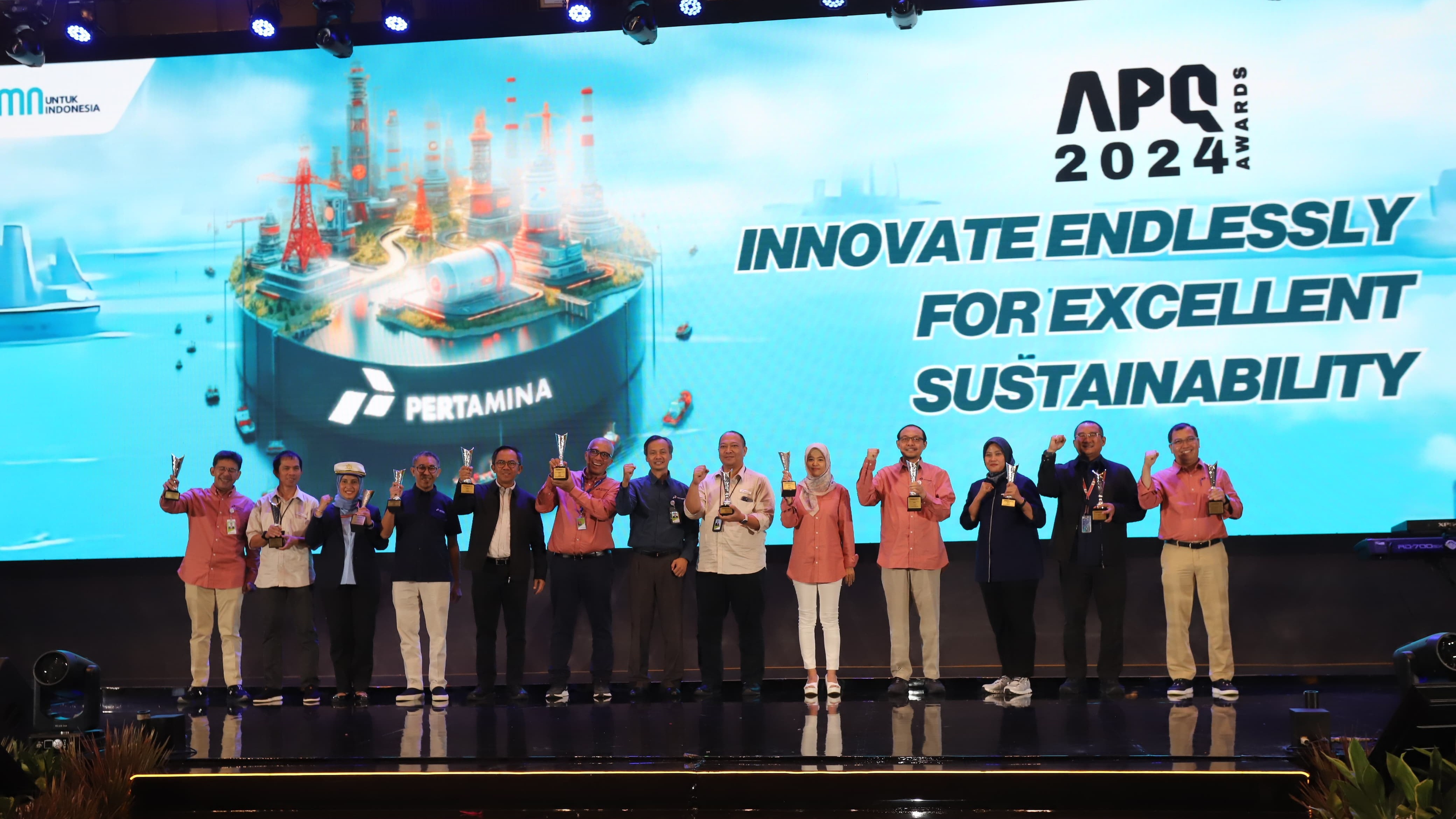 Direktur Utama Pertamina, Nicke Widyawati memberikan sambutan dalam acara puncak Annual Pertamina Quality (APQ) Awards ke-14 tahun 2024 yang diselenggarakan di Ballroom Grha Pertamina, (6/6/2024).