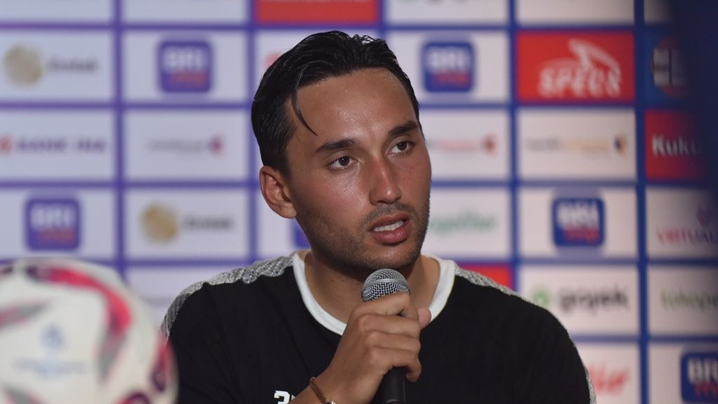 Ezra Walian