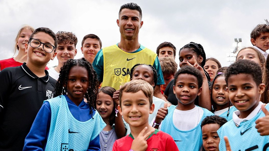 Cristiano Ronaldo bersama anak-anak. Source: instragram Cristiano