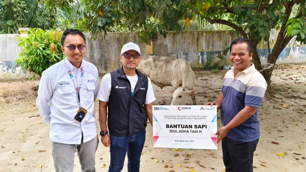 BUMN Holding Industri Pertambangan Indonesia MIND ID dan Anggota Grup menyalurkan 864 ekor hewan kurban pada momentum hari raya Iduladha 1445 H.
