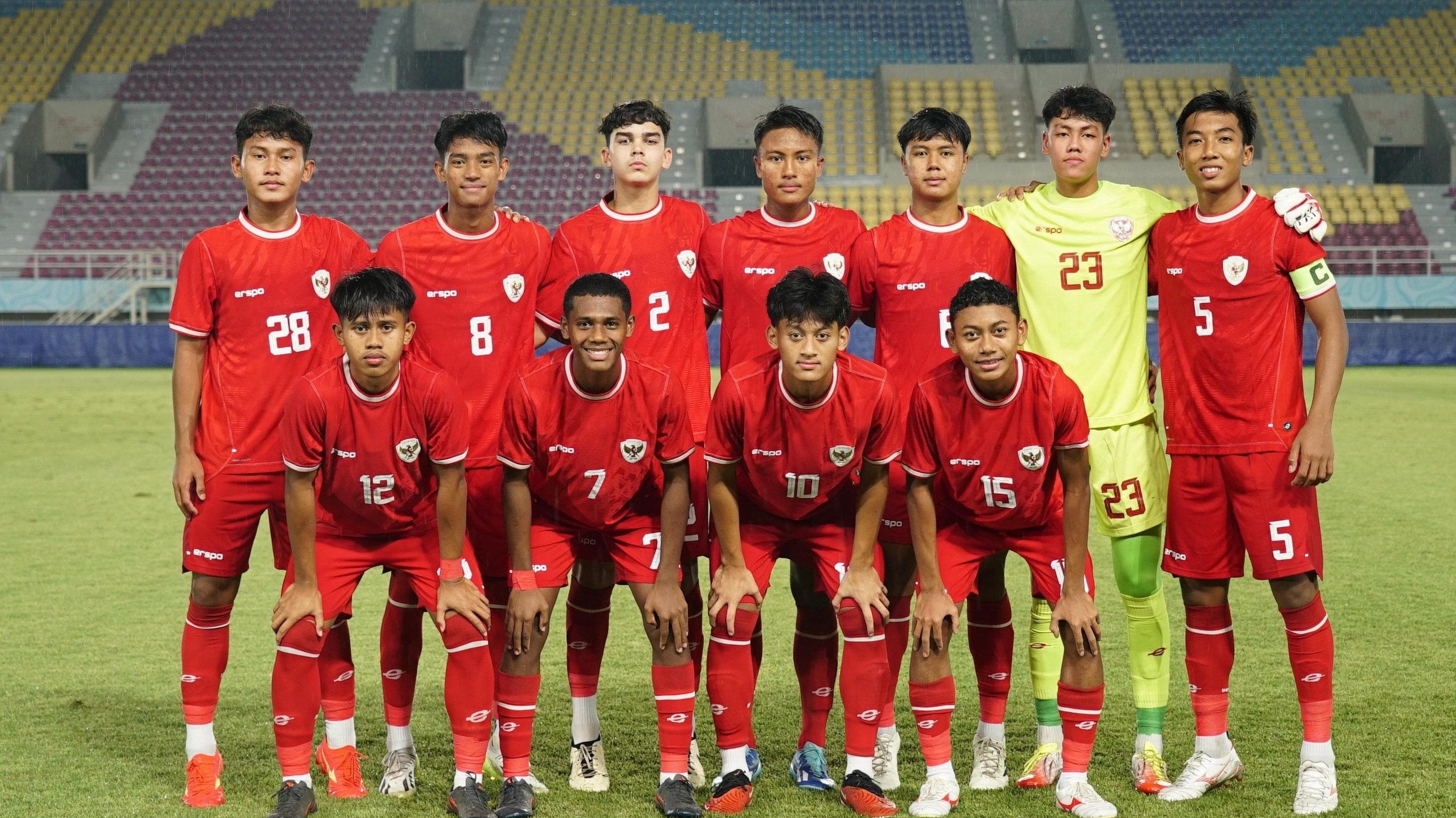 Lionel Messi Jadi Kapten Hingga Perdana Nova Arianto Pimpin Timnas Indonesia U-16, Ini Jadwal Pertandingan Sepak Bola Sepanjang Jumat 
            - galeri foto