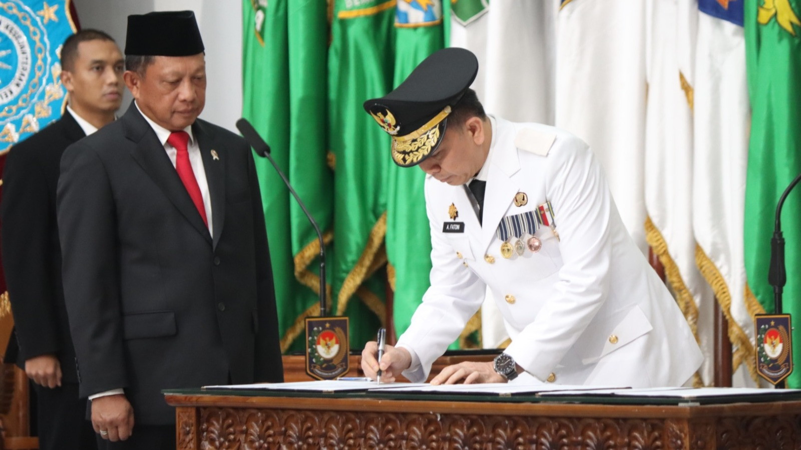 Menteri Dalam Negeri (Mendagri) Muhammad Tito Karnavian resmi melantik Penjabat (Pj) Gubernur Sumatera Selatan (Sumsel) Agus Fatoni sebagai Penjabat (Pj) Gubernur Provinsi Sumatera Utara (Sumut).