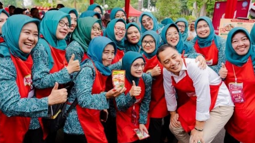 Royco Didukung Pemkot Surabaya Bagikan Kelezatan 1.500 Porsi Bakso di Acara “MABAR Berkah”.