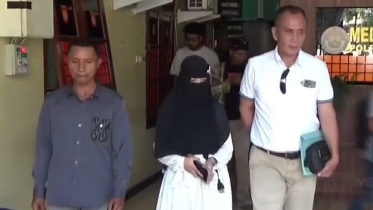 5 Fakta Mencengangkan Santriwati Nikah Siri dengan Pengasuh Ponpes di Lumajang Tanpa Izin Orang Tua: Bukan Santriwati Mondok dan Tidak Satu Rumah
            - galeri foto