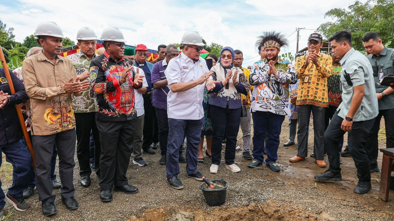 Kepedulian Ketua DPD RI AA LaNyalla Mahmud Mattalitti terhadap Pulau Papua memang bukan isapan jempol belaka.