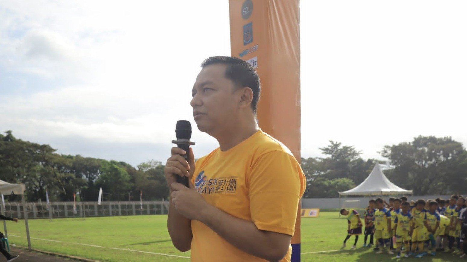 Sebanyak 92 tim sekolah sepak bola (SSB) ikut serta dalam turnamen sepak bola bertajuk Tasik Raya Cup 2 Piala Wali Kota Tasikmalaya yang berlangsung di Stadion Wiradadaha Kota Tasikmalaya.