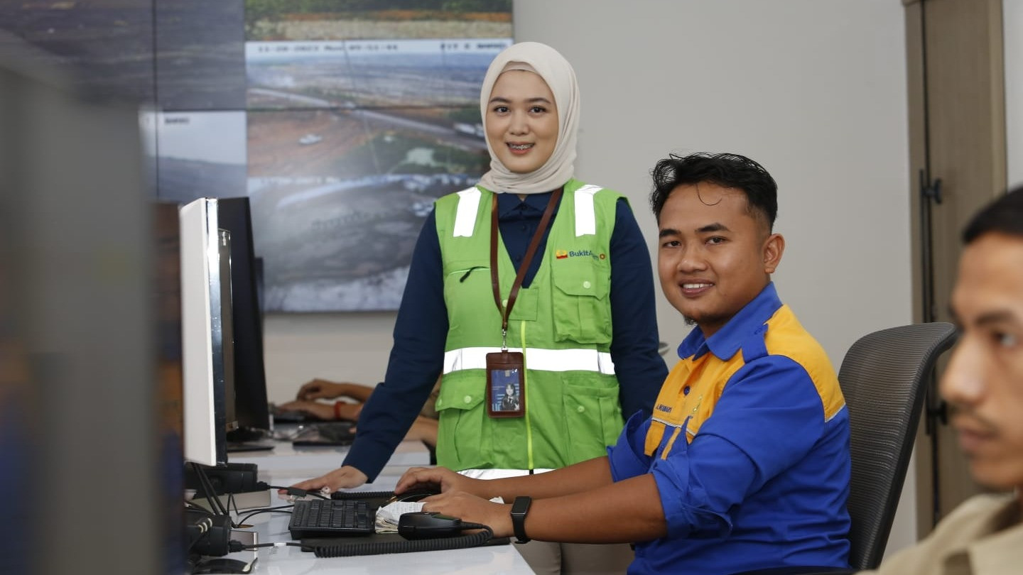 BUMN Holding Industri Pertambangan Indonesia (MIND ID) proaktif menjalankan inisiatif smart mining dalam operasional bisnis seluruh Anggota Holding.