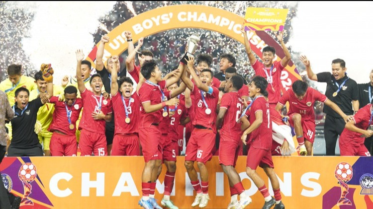 Timnas Indonesia U-19 berhasil menorehkan prestasi gemilang dengan memenangkan ASEAN 19 Boy s Championships 2024. Source: PSSI