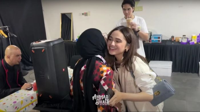 Mulan Jameela bertemu Syifa Hadju