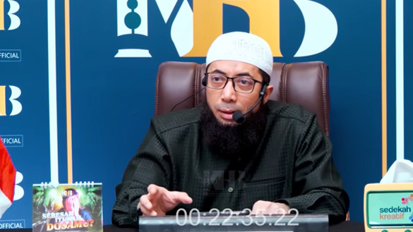 Jangan Berdzikir Seperti Ini karena Malah Memanggil Jin, Ustaz Khalid Basalamah Tegaskan Itu Kedok Setan
            - galeri foto