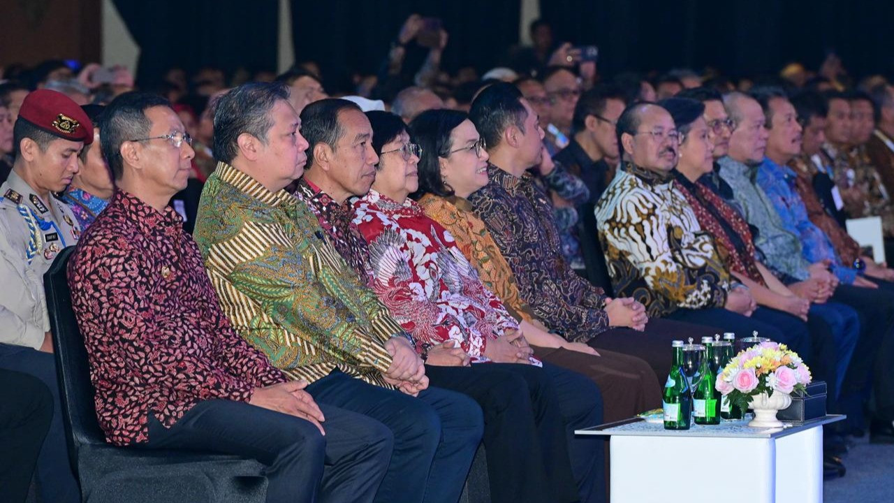 Presiden Jokowi, Airlangga Hartarto, Siti Nurbaya dan Sri Mulyani