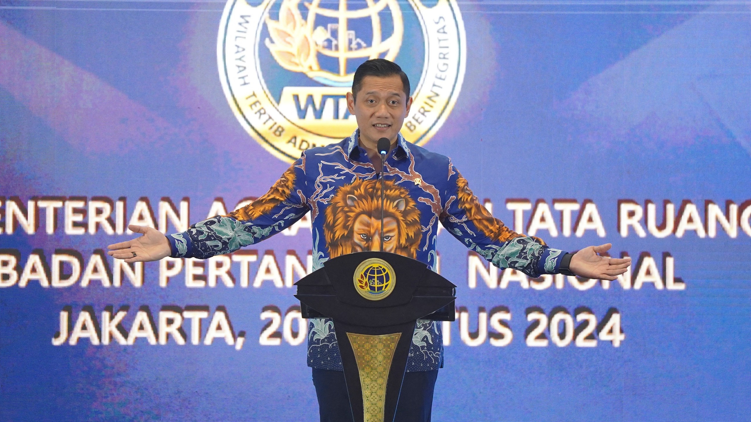 Menteri Agraria dan Tata Ruang/Kepala Badan Pertanahan Nasional (ATR/BPN), Agus Harimurti Yudhoyono (AHY) memberikan predikat Wilayah Tertib Administrasi Berintegritas (WTAB) kepada 46 satuan kerja daerah.