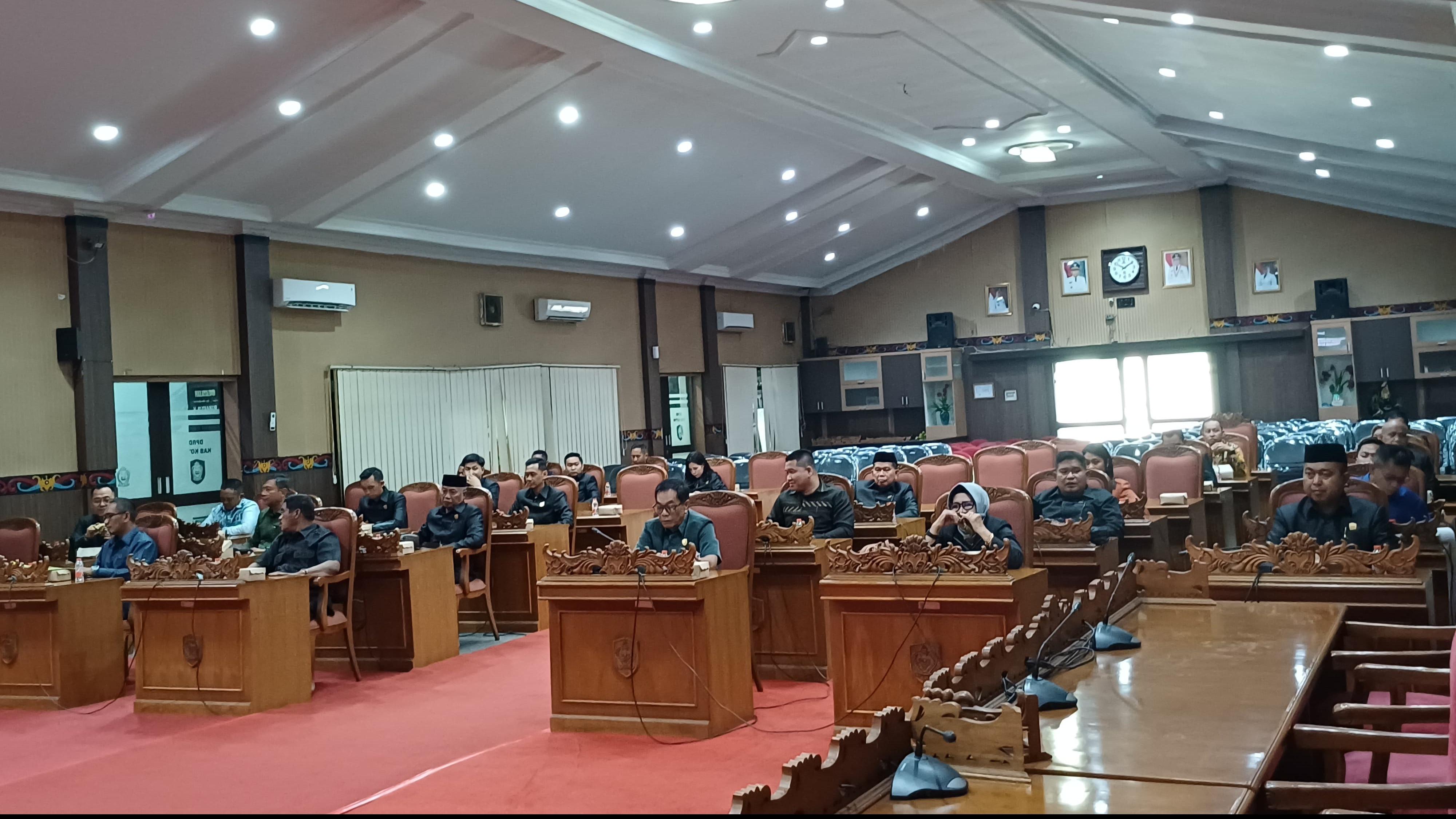 Suasana saat rapat paripurna internal, dengan agenda rapat pembentukan fraksi-fraksi di DPRD Kotim