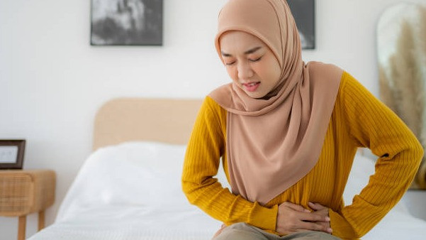 Ilustrasi istri sedang haid atau menstruasi tapi suami minta dilayani hubungan intim. Sumber: istockphoto