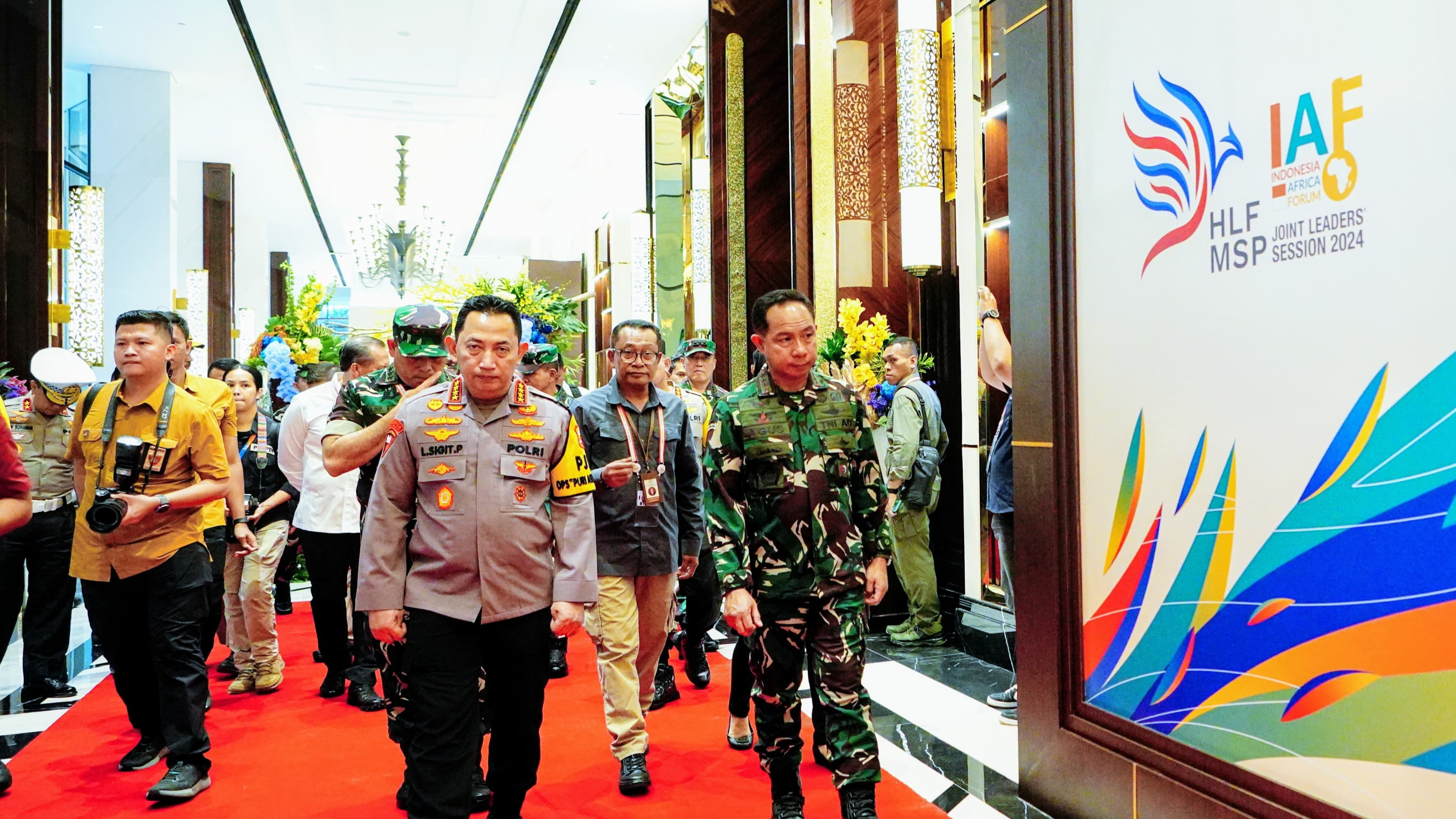 Kapolri Jenderal Listyo Sigit Prabowo dan Panglima TNI Jenderal Agus Subiyanto meninjau langsung kesiapan pengamanan KTT IAF ke-2 dan High Level Forum on Multi Stekholders Pertnership (HLF MSP) di Bali