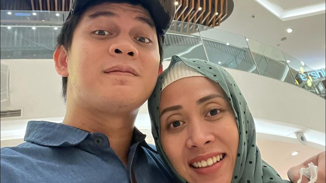 Andrei Adistia bersama Maria Febe