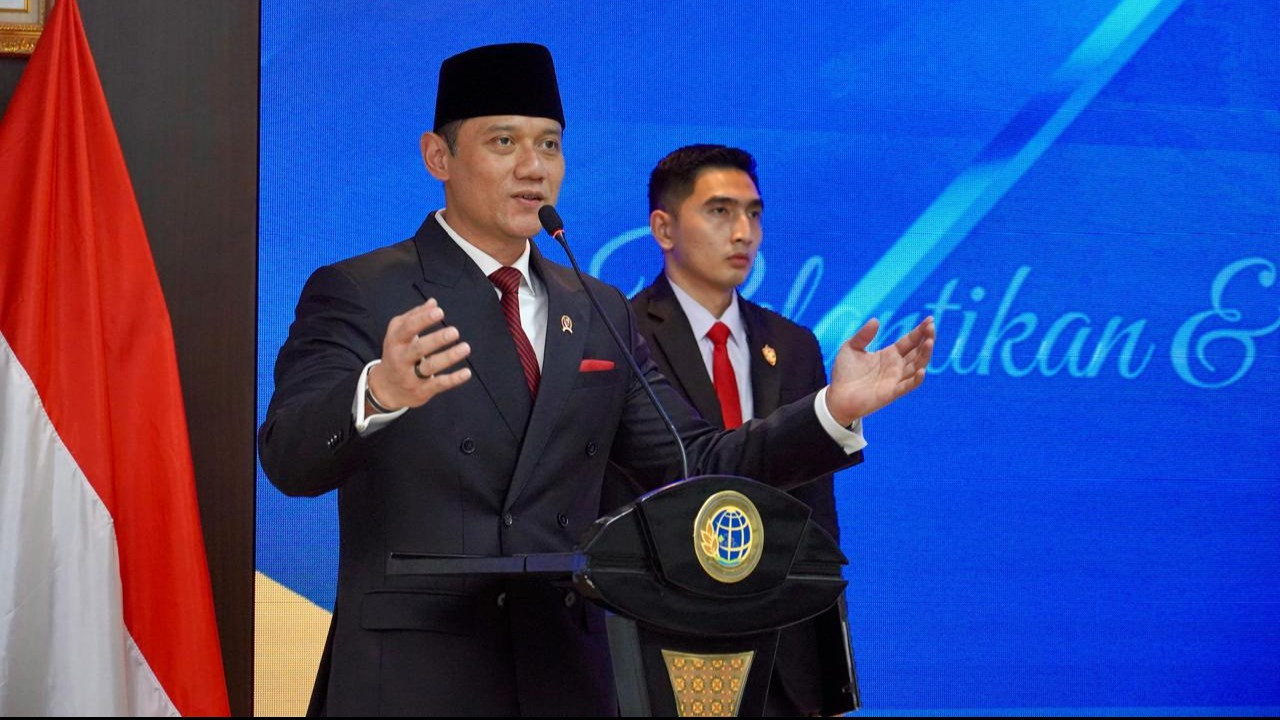 Menteri ATR/BPN Agus Harimurti Yudhoyono (AHY) melantik 327 pegawai yang terdiri dari 310 Pejabat Administrator dan 17 Pejabat Fungsional pada Rabu (18/09/2024).