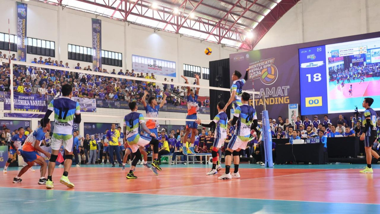 Menteri ATR/BPN Agus Harimurti Yudhoyono (AHY) membuka Final Turnamen Voli Menteri ATR/Kepala BPN Cup 2024 yang berlangsung di GOR Nanggala Cijantung, Jakarta Timur, Sabtu (21/09/2024).