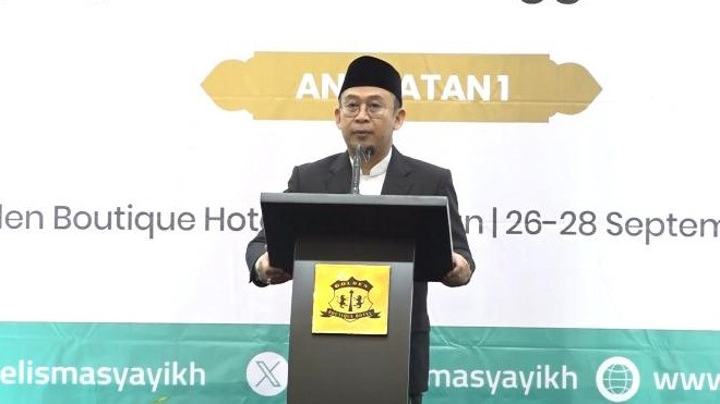 KH. Abdul Ghaffar Rozin, Ketua Majelis Masyayikh.