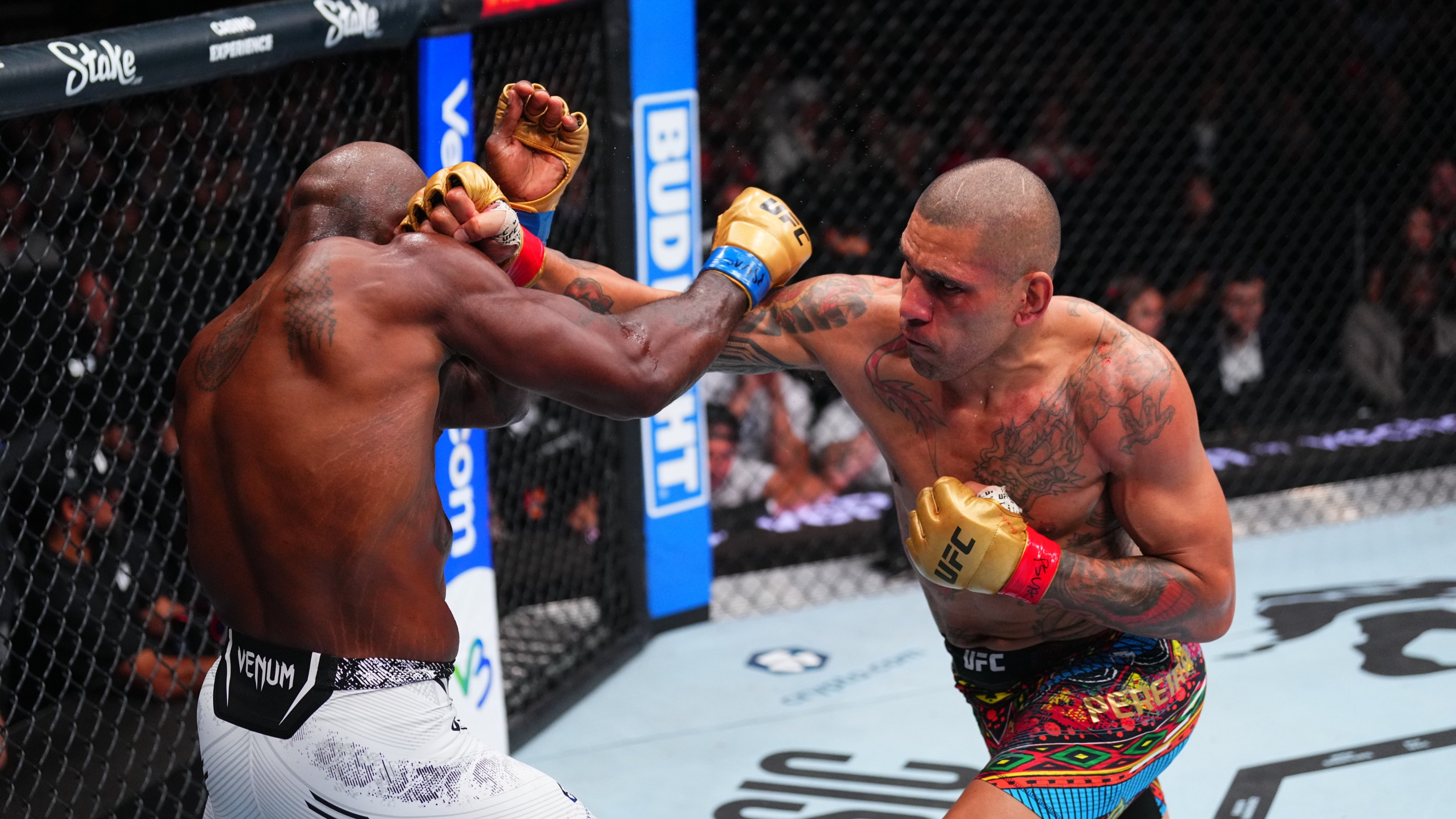 Gagal Cetak Sejarah UFC, Alex Pereira Bersikukuh Ingin Rematch Lawan Ciryl Gane
            - galeri foto