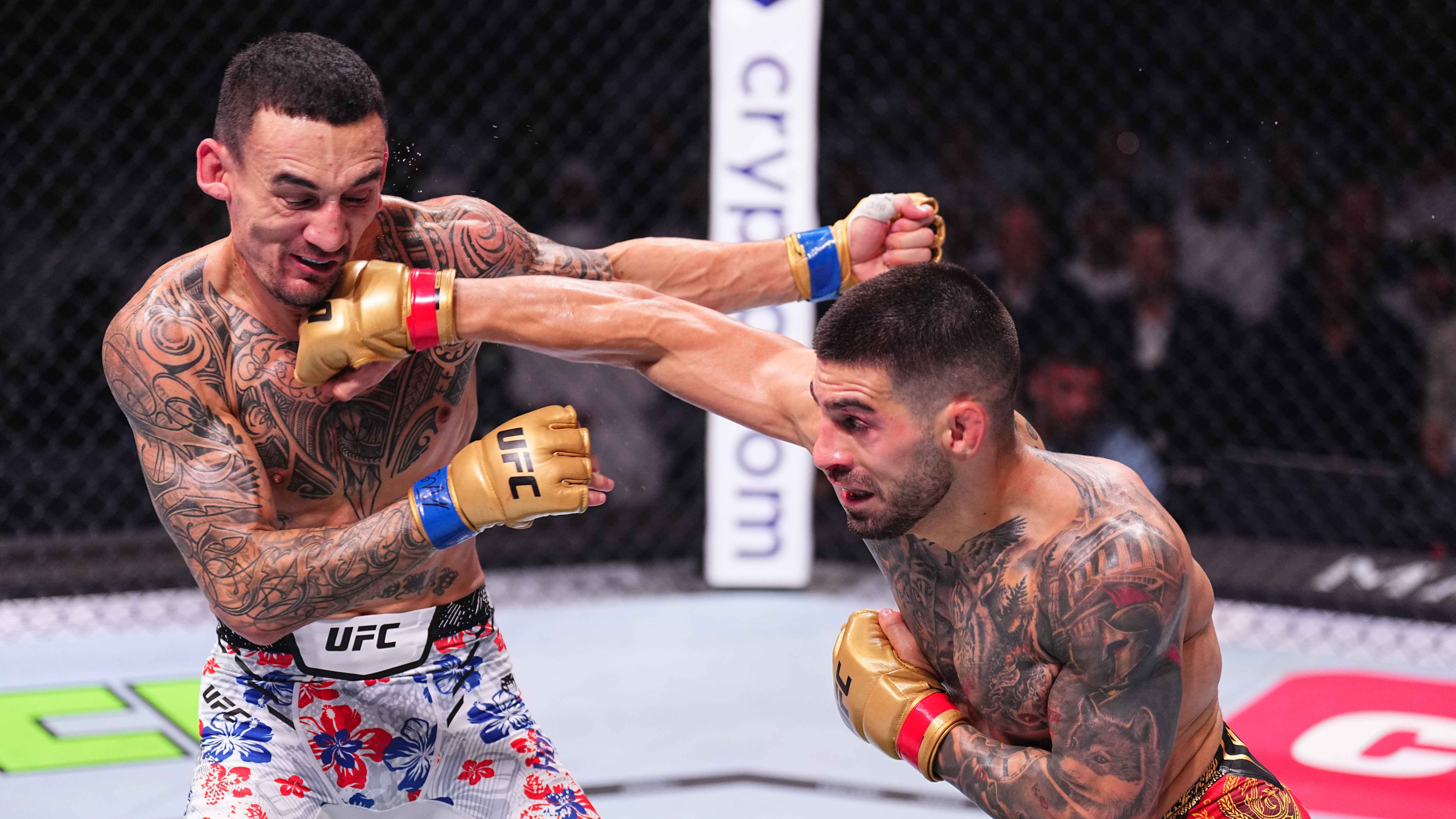 Max Holloway kalah dari Ilia Topuria di UFC 308.