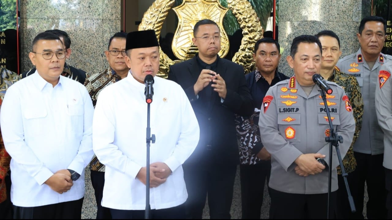 Kapolri Jenderal Listyo Sigit Prabowo menyatakan dukungan kepada Menteri Agraria dan Tata Ruang/Badan Pertanahan Nasional (ATR/BPN) Nusron Wahid dalam memberantas kejahatan di bidang pertanahan.