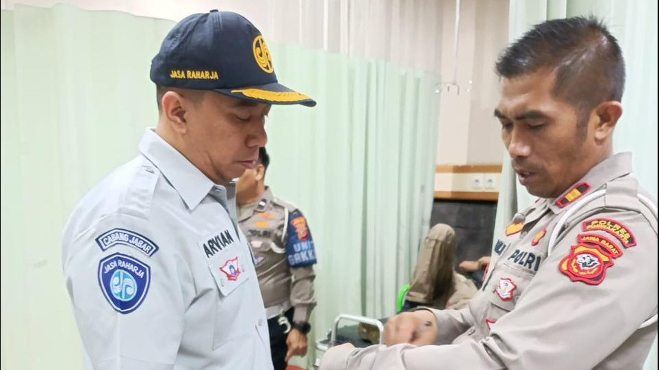 Seluruh korban kecelakaan beruntun yang melibatkan sejumlah kendaraan di Tol Cipularang, Jawa Barat, pada Senin 11 November 2024, terjamin oleh Jasa Raharja.