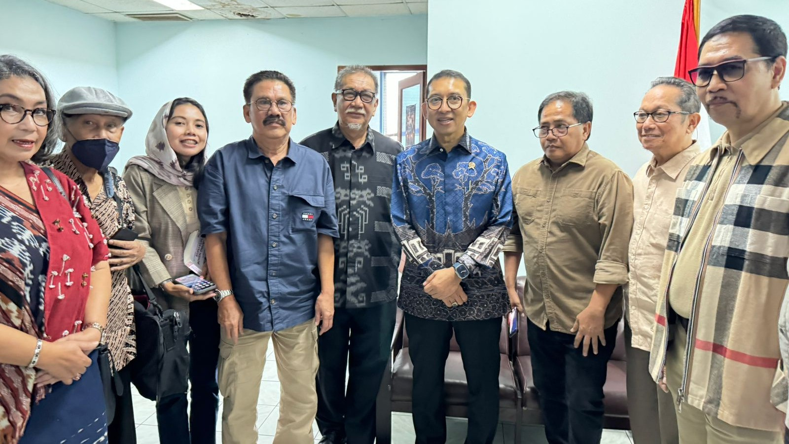 Menteri Kebudayaan Fadli Zon Selasa (12/11) siang berkunjung ke Pusat Perfilman H. Usmar Ismail (PPHUI) Jakarta.