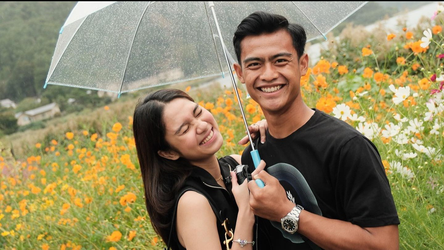 Azizah Salsha: Kalau Nggak Bisa Ya Udah Jangan Dipaksain, Berarti Kita Nggak Cocok
            - galeri foto