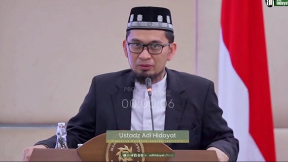 Bukan Herbal Bukan Kimia, Inilah Obat dari Segala Penyakit, Kata Ustaz Adi Hidayat
            - galeri foto