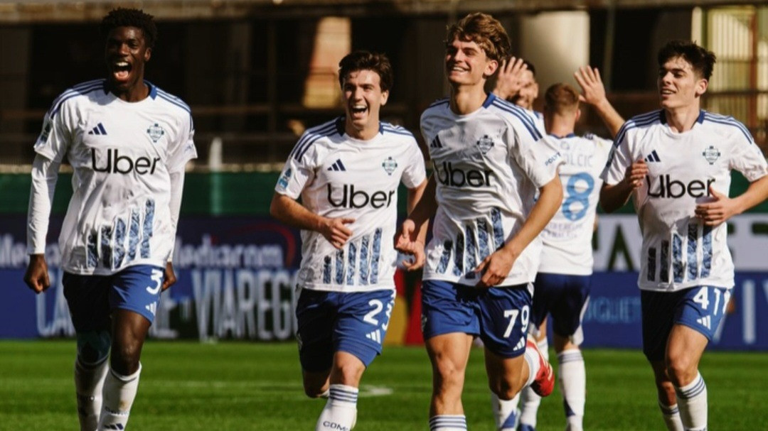 Tak Cuma Rizky Ridho atau Jay Idzes, Como Bisa Bawa Satu Skuad Timnas Indonesia Sekaligus ke Liga Italia karena …
            - galeri foto