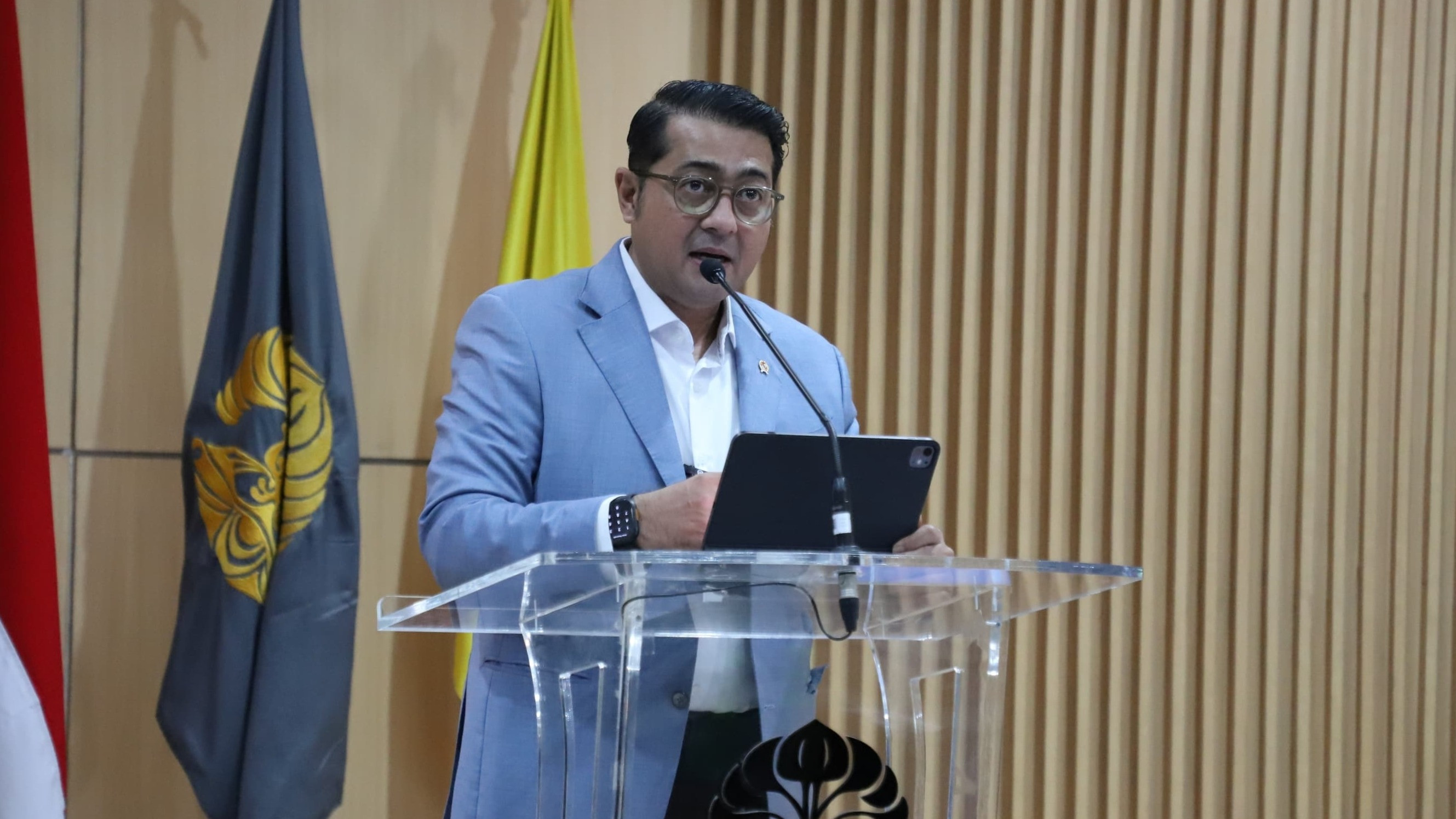 Menteri Ekonomi Kreatif Teuku Riefky Harsya.