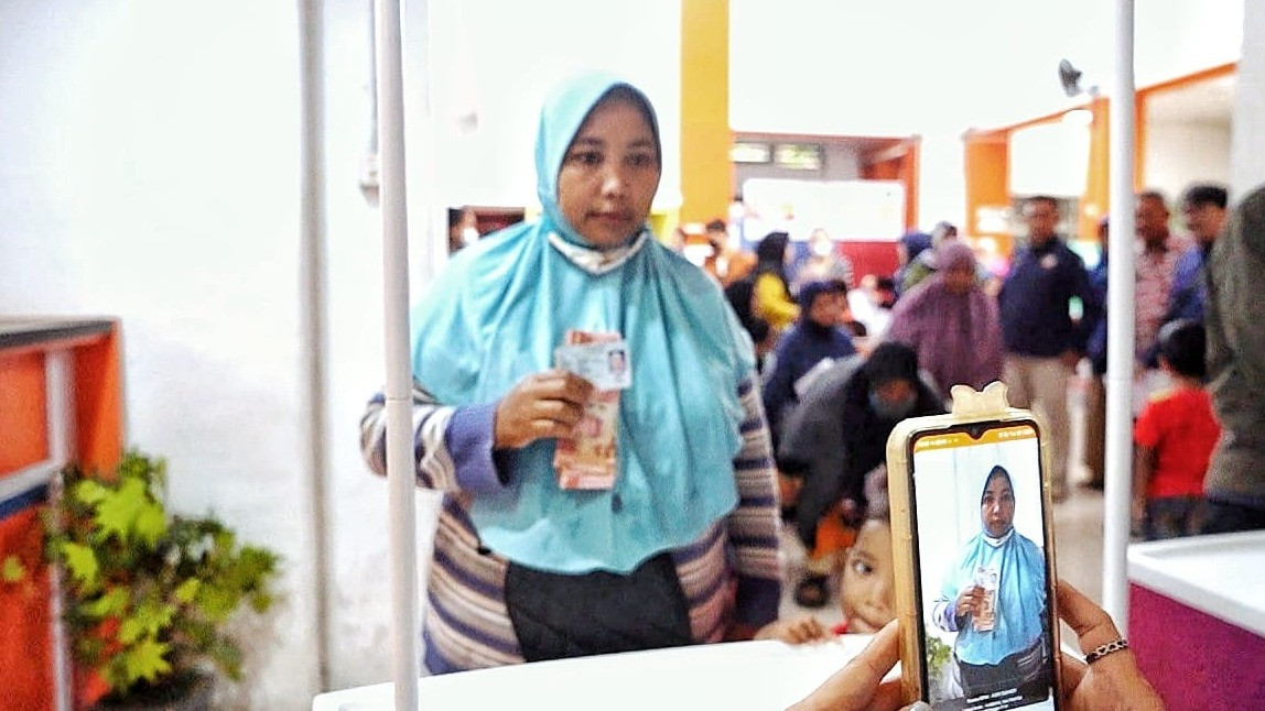 Warga penerima Bansos di Bogor.