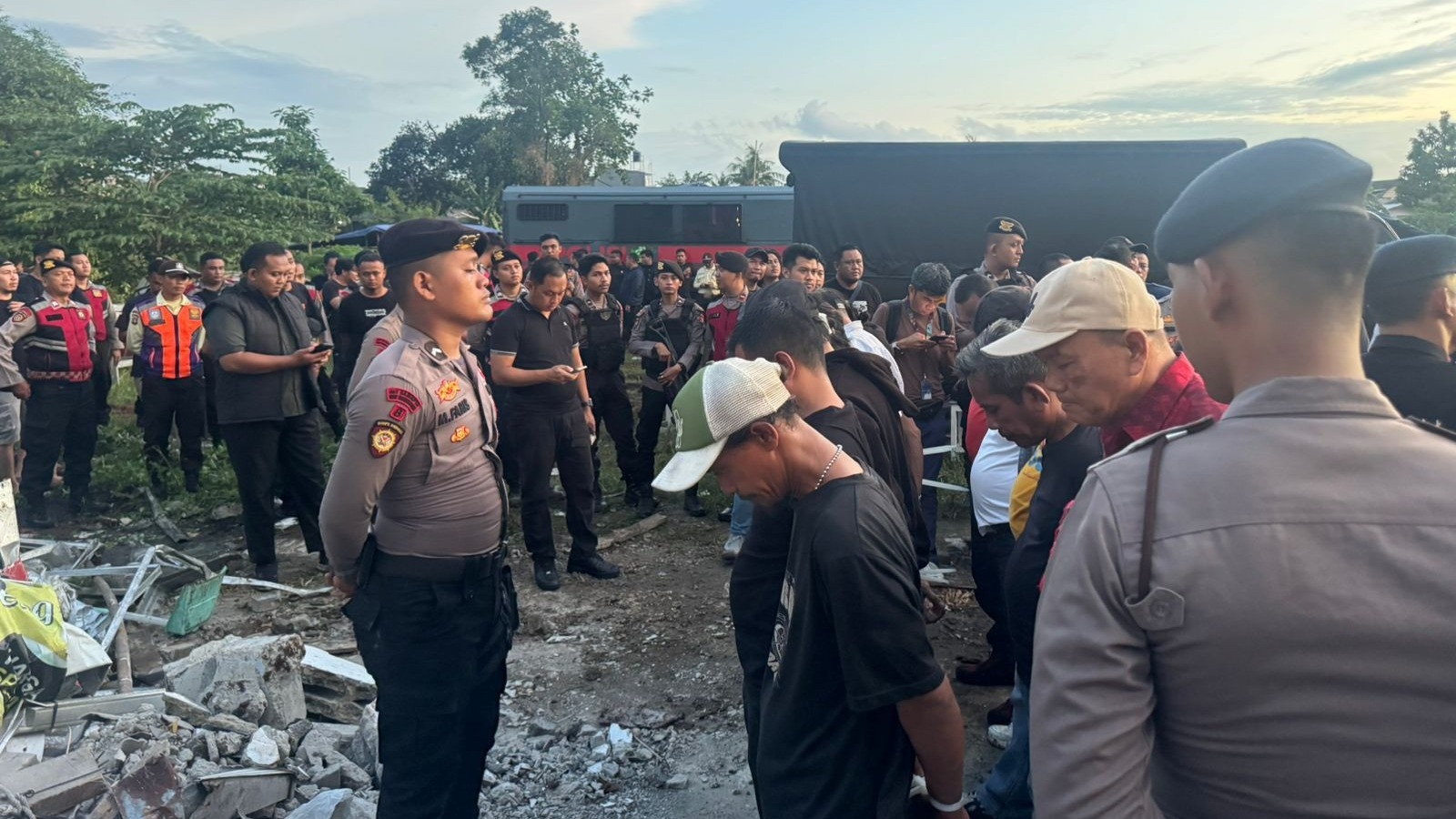 Usai Ormas Hercules Dihantam Kabar Buruk, Sekjen GRIB Jaya Intruksikan Anggotanya Lakukan Perlawanan
            - galeri foto