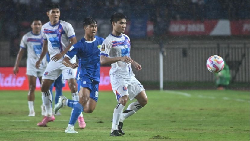 Bintang Tim Nasional U-17 Indonesia, Nazriel Alfaro mendapat kesempatan untuk melakukan debut bersama Persib Bandung di level senior.