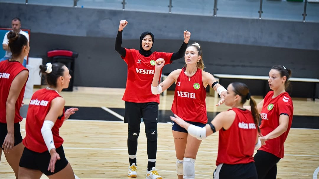 Cuma Gara-gara Smash Keras Megawati Hangestri, Warga Turki Curiga Jangan-jangan Megatron di Manisa BBSK akan Jadi...
            - galeri foto