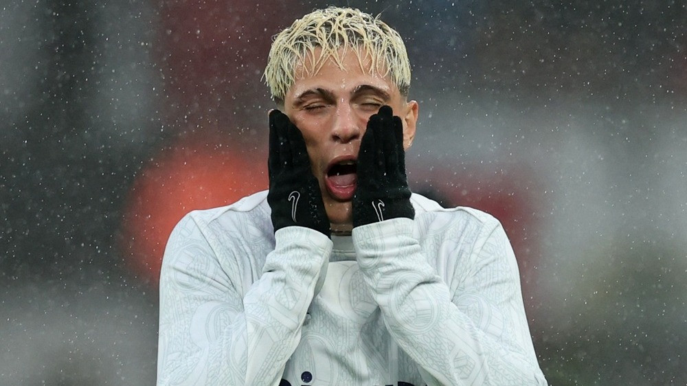 Cerita Ezra Walian Jelang Hadapi Aston Villa, Kenal Keluarga Ian Maatsen hingga Reuni dengan Tammy Abraham
            - galeri foto