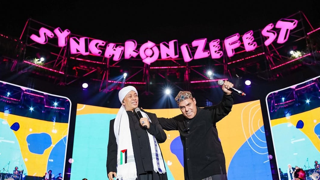 Synchronize Fest 2025 Day 3: Bersholawat Bersama Haddad Alwi X Opick, Keseruan Elvy Sukaesih X Tokyo Ska Paradise, hingga Nostalgia Centil Era
            - galeri foto