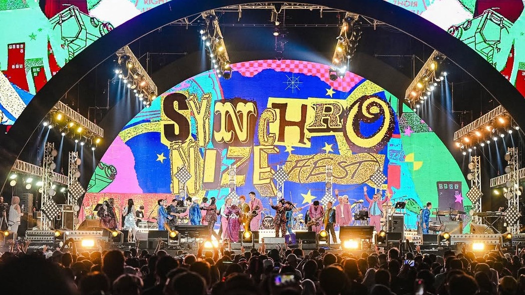 Synchronize Fest 2025 Day 3: Bersholawat Bersama Haddad Alwi X Opick, Keseruan Elvy Sukaesih X Tokyo Ska Paradise, hingga Nostalgia Centil Era
            - galeri foto