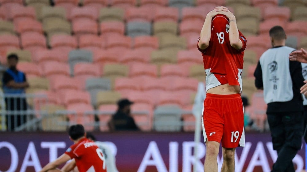Pemain Timnas Indonesia Thom Haye di akhir laga kontra Irak
