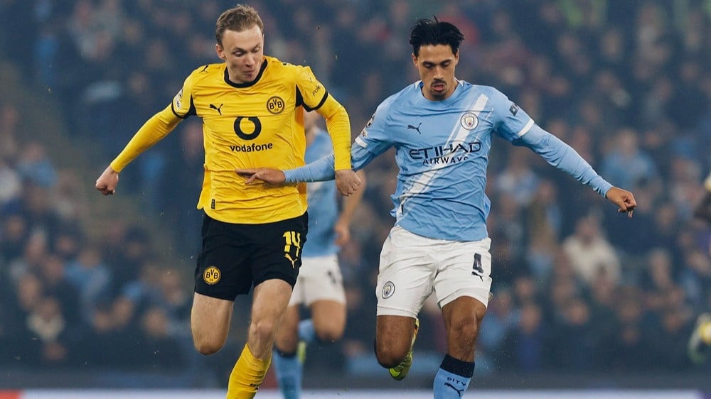 Tijjani Reijnders bermain di Manchester City