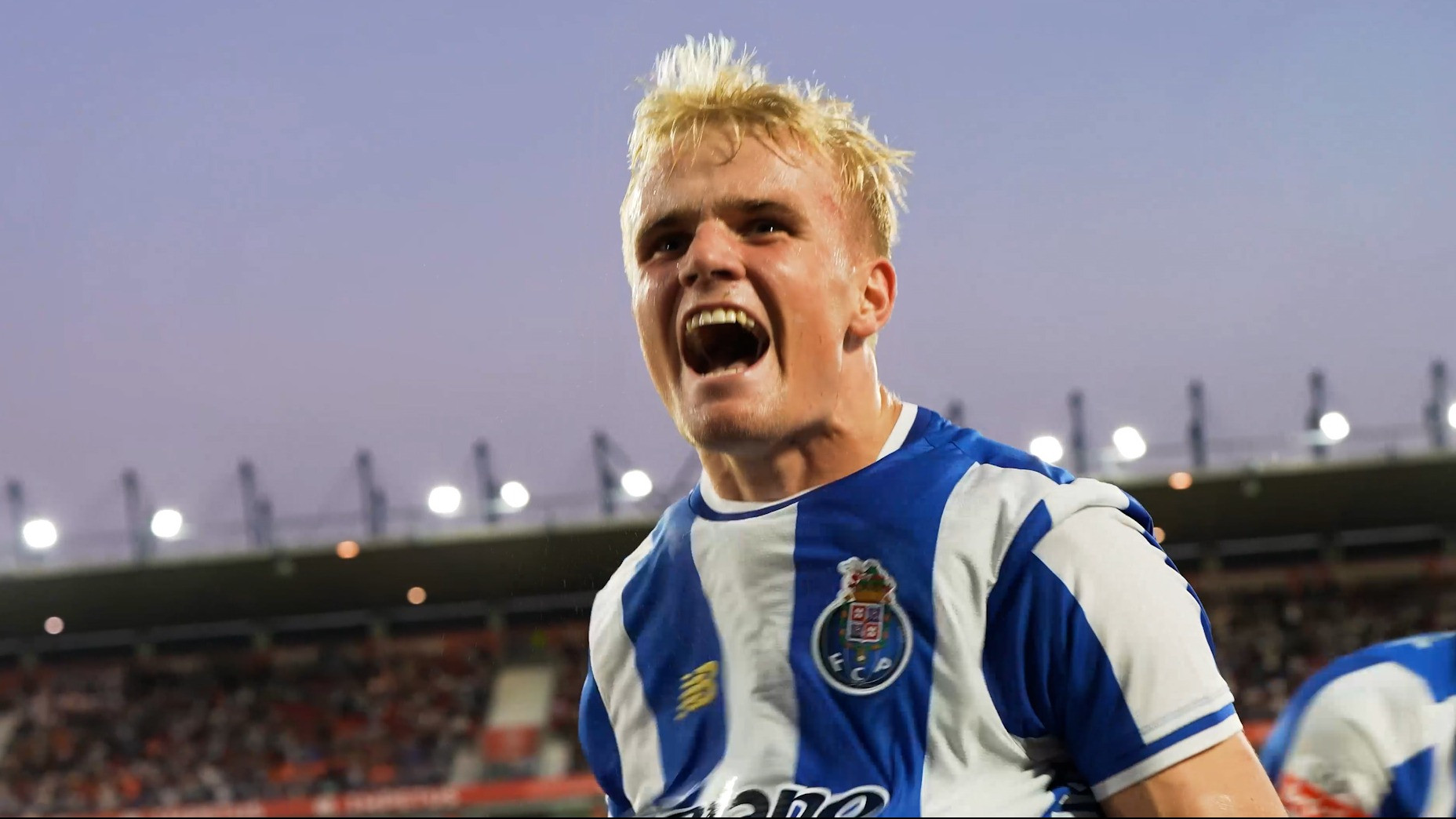 Gelandang FC Porto, Victor Froholdt