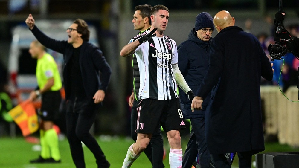 Striker Juventus Dusan Vlahovic bersama pelatih Luciano Spalletti