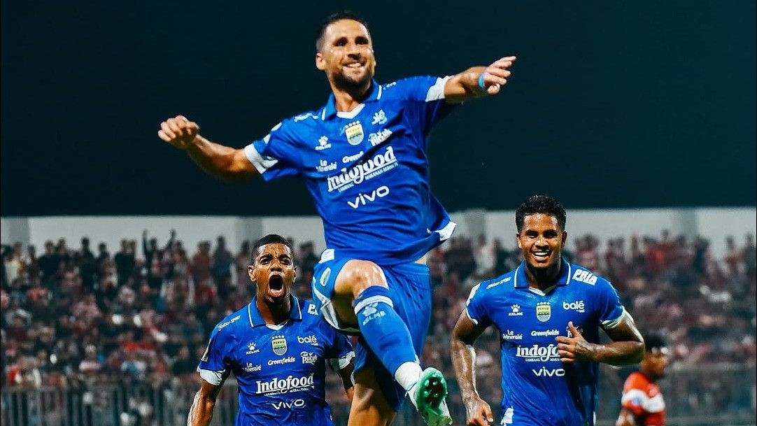 Gelandang Persib, Luciano Guaycochea
